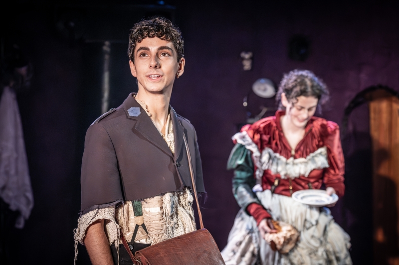 Review THE FLEA, The Yard Theatre